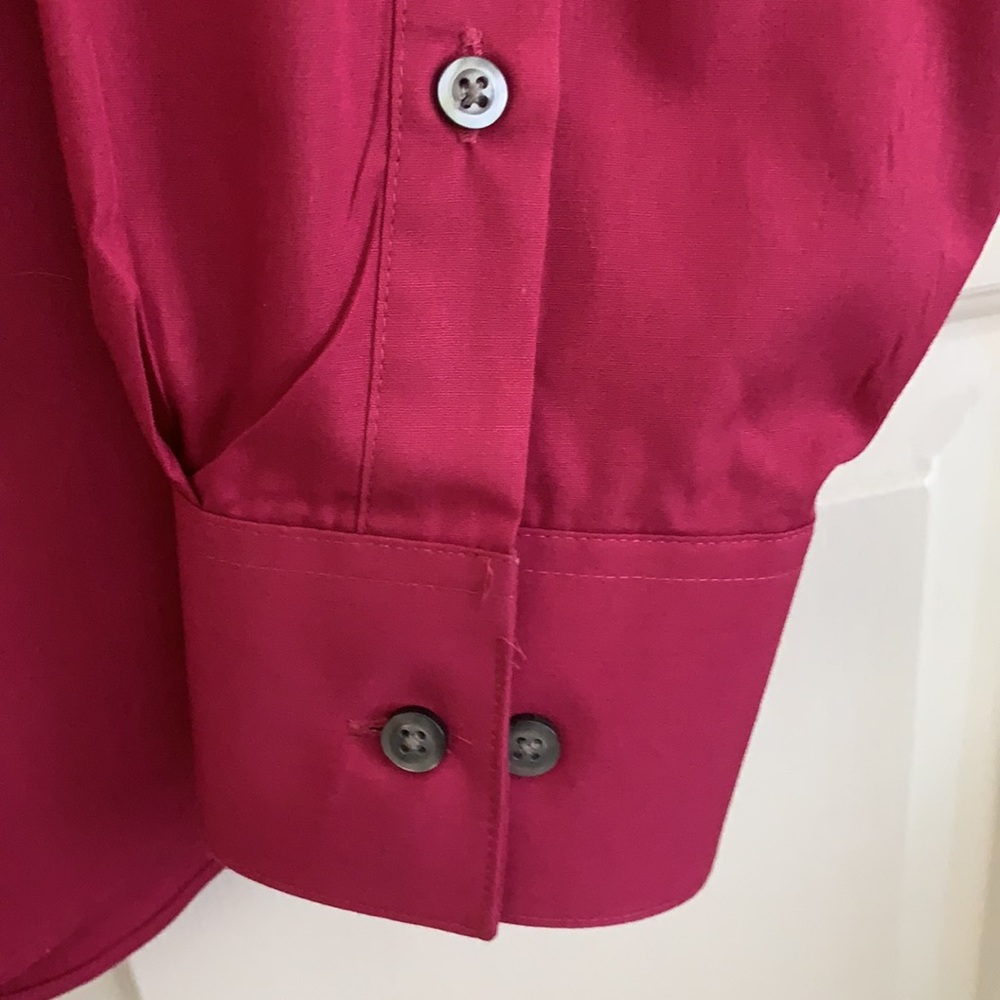 Van Heusen Rose 🥀 Long Sleeved Button Down Shirt - Picture 2 of 7